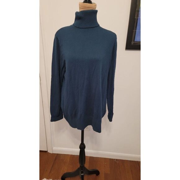 L.L. Bean Long Sleeve Sweater - Picture 1 of 7